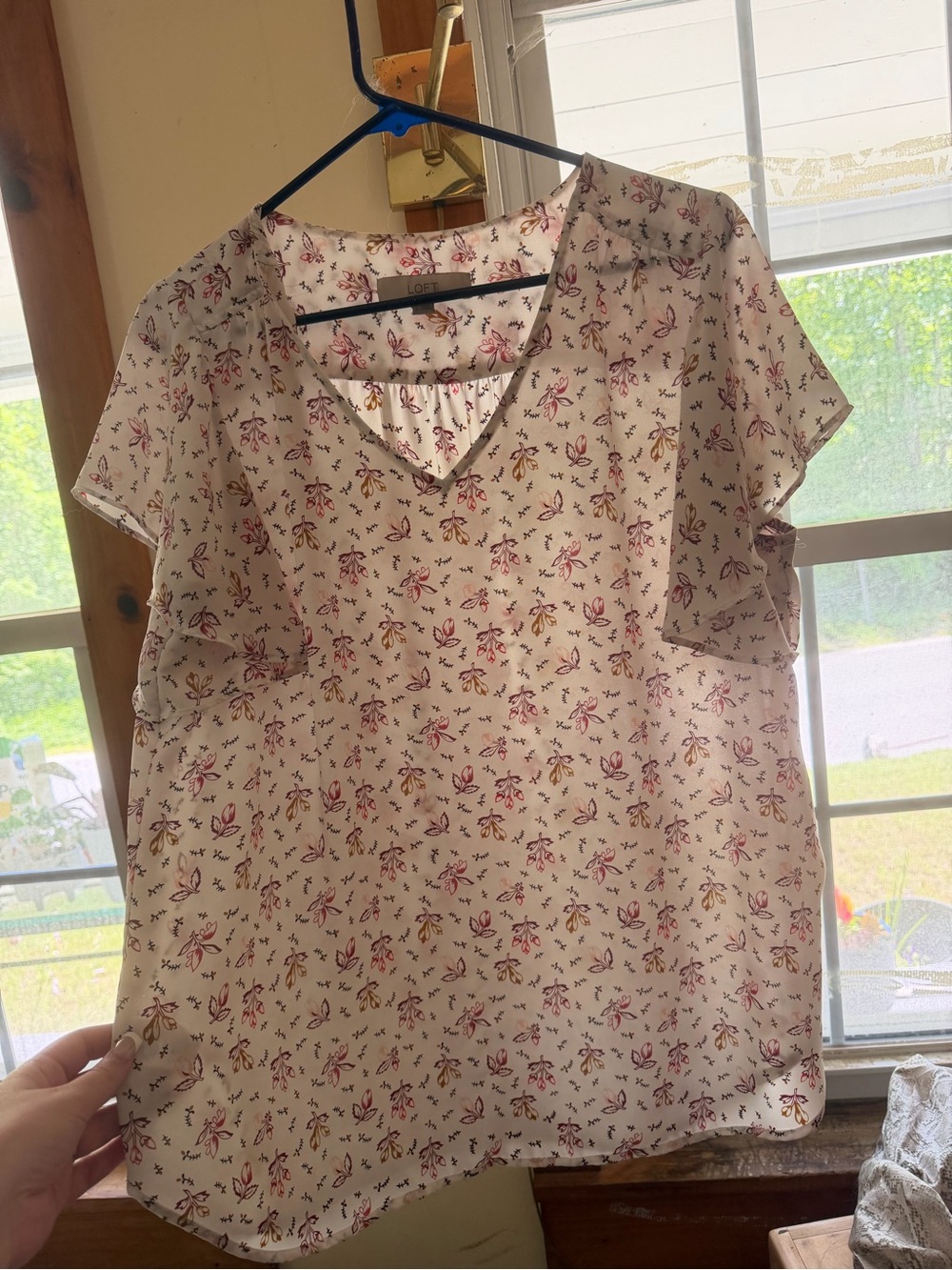 LOFT Cream Floral V-Neck Flutter Sleeve Blouse